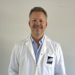 Dr. Guillermo Flores
